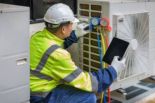 Professional Heat Pump Repair technician working in Mulino, OR